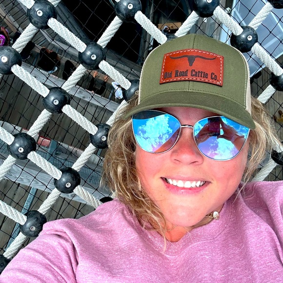 Meet your Posher, Holly - Picture 3 of 7